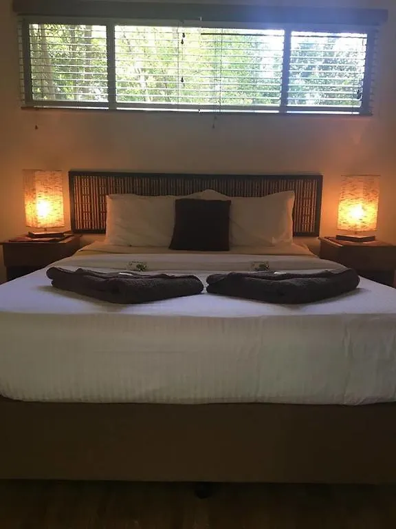 Mapleton Cabins & Caravan Park Австралия