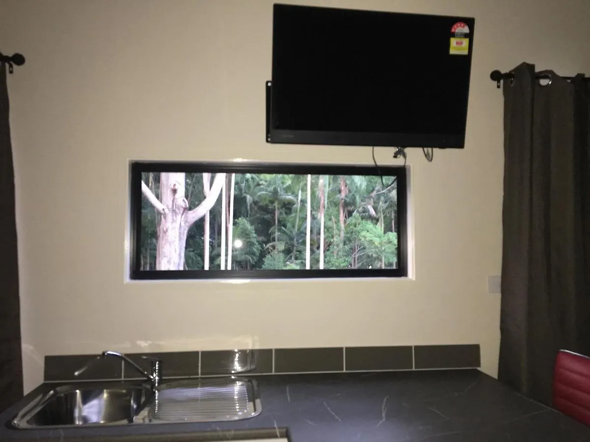 Mapleton Cabins & Caravan Park